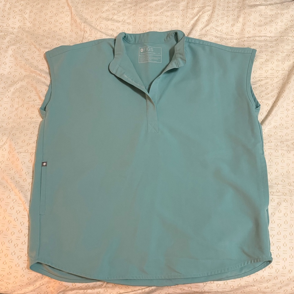 Figs Women’s Seaglass Rafaela Oversize Scrub Top Small